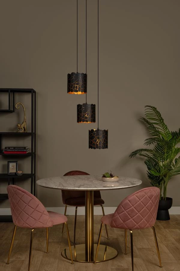 Lucide ALMELO - Lámpara colgante - 3xE27 - Negro - ambiente 1
